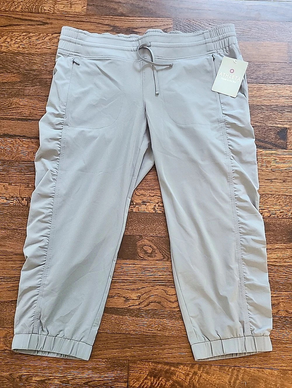 Athleta Viva Capri Capris in Gray Size 12